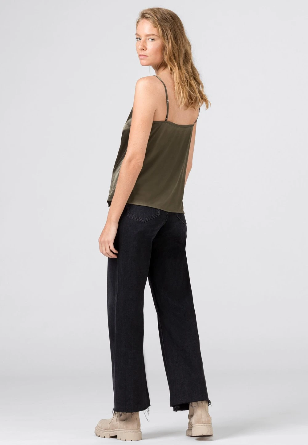 HALLHUBER Prix Bradés Débardeur t-shirts et tops col en v femme 2 HALLHUBER Prix Bradés Débardeur t-shirts et tops col en v femme – Image 2